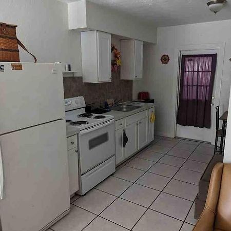 Private One-Bedroom 13-Directly Across From Beach St. Pete Beach Ngoại thất bức ảnh