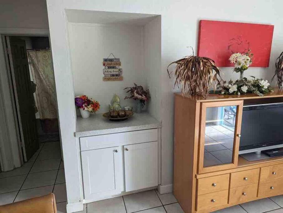 Private One-Bedroom 13-Directly Across From Beach St. Pete Beach Ngoại thất bức ảnh
