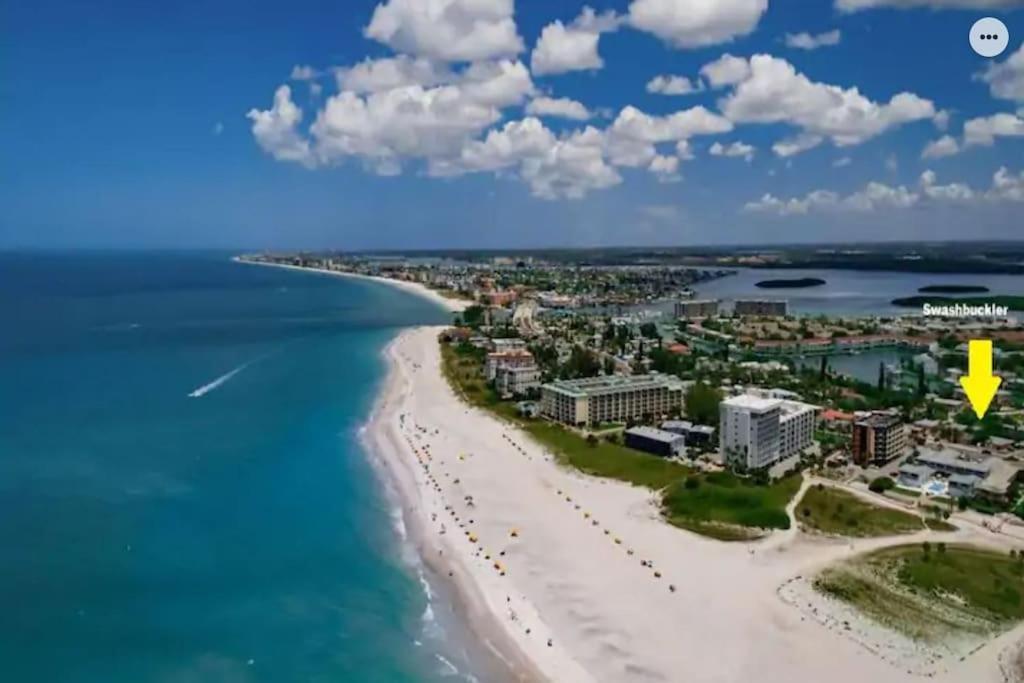 Private One-Bedroom 13-Directly Across From Beach St. Pete Beach Ngoại thất bức ảnh