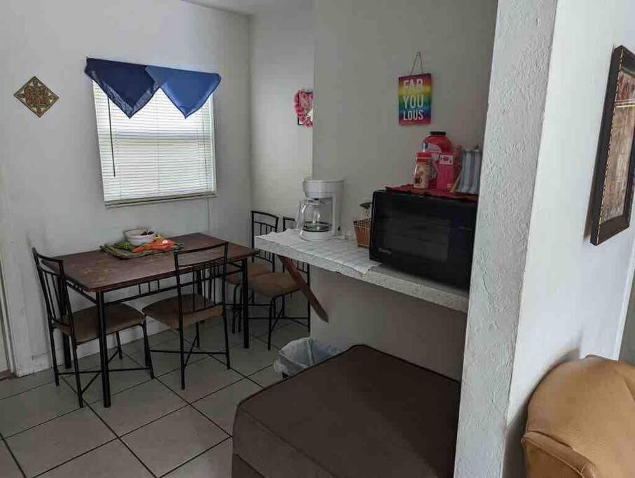 Private One-Bedroom 13-Directly Across From Beach St. Pete Beach Ngoại thất bức ảnh